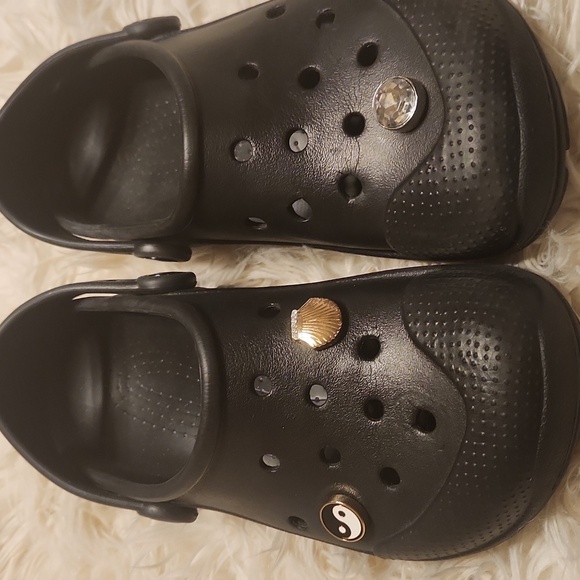 Black Croc Shoes with Charms **EUC** - Picture 5 of 5